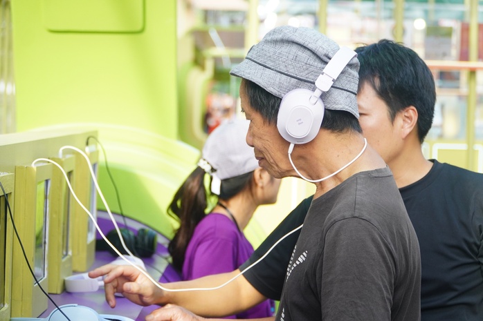 Lễ hội Đường Sách Tết Ất Tỵ 2025 thu hút trên 1 triệu lượt khách- Ảnh 15. Lễ hội Đường Sách Tết Ất Tỵ 2025 thu hút trên 1 triệu lượt khách- Ảnh 15.