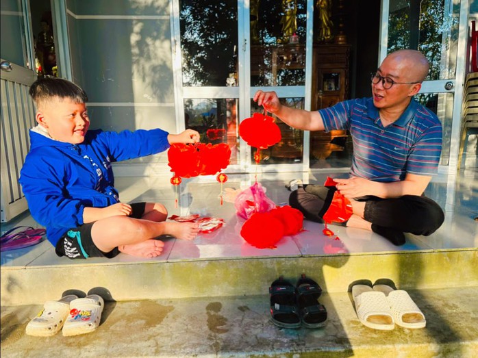 Cuộc thi viết "TẾT THỜI SỐ”: Không thể mất gốc, chớ bàn lùi mà quên nếp nhà- Ảnh 3. Cuộc thi viết "TẾT THỜI SỐ”: Không thể mất gốc, chớ bàn lùi mà quên nếp nhà- Ảnh 3.