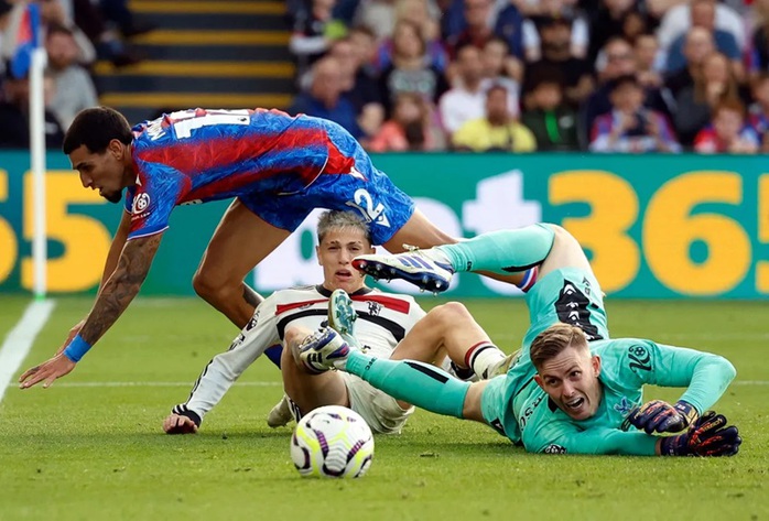Soi tỉ số trận Manchester United - Crystal Palace: Quỷ đỏ nghiến răng khuất phục Đại bàng- Ảnh 1. Soi tỉ số trận Manchester United - Crystal Palace: Quỷ đỏ nghiến răng khuất phục Đại bàng- Ảnh 1.