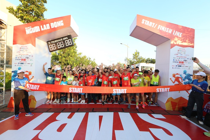 Giải Half-marathon "Tự hào Tổ quốc tôi" lần 2-2025: Vượt qua bản thân, chinh phục thách thức- Ảnh 1. Giải Half-marathon "Tự hào Tổ quốc tôi" lần 2-2025: Vượt qua bản thân, chinh phục thách thức- Ảnh 1.