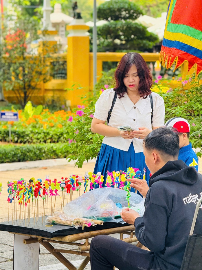 Xuân an lành ở di tích 200 năm tuổi giữa lòng TP HCM- Ảnh 12. Xuân an lành ở di tích 200 năm tuổi giữa lòng TP HCM- Ảnh 12.