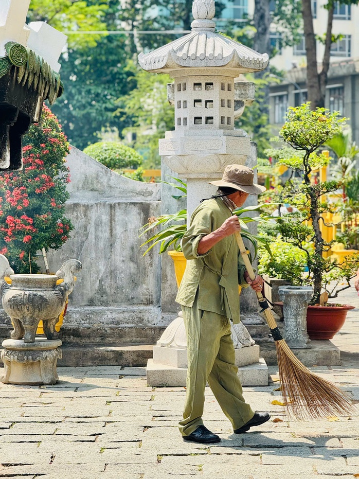 Xuân an lành ở di tích 200 năm tuổi giữa lòng TP HCM- Ảnh 10. Xuân an lành ở di tích 200 năm tuổi giữa lòng TP HCM- Ảnh 10.