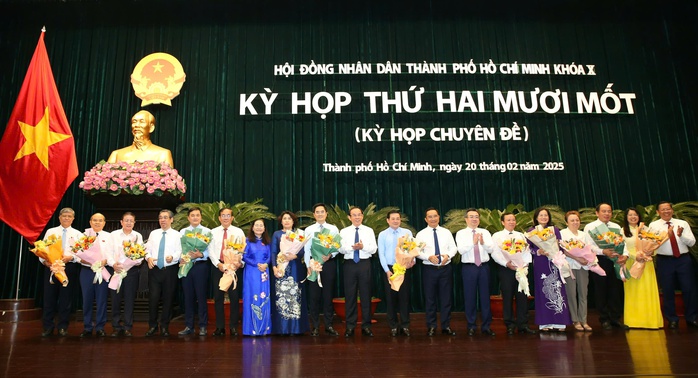 TP HCM chốt danh sách lãnh đạo 16 sở thuộc UBND TP HCM sau sắp xếp- Ảnh 1. TP HCM chốt danh sách lãnh đạo 16 sở thuộc UBND TP HCM sau sắp xếp- Ảnh 1.