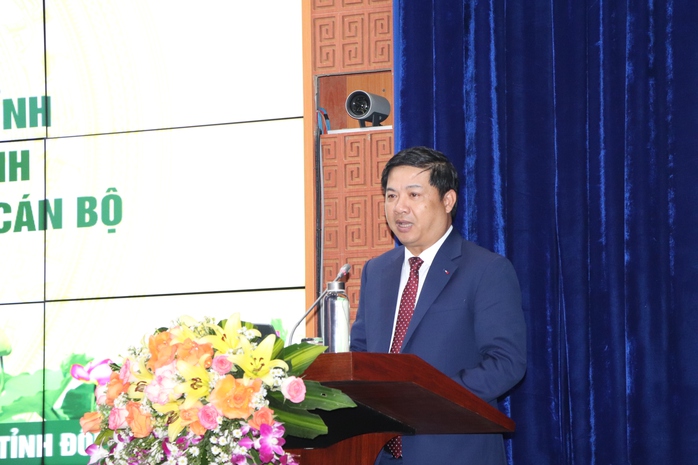 Bí thư Quảng Nam tri ân cán bộ tự nguyện xin nghỉ hưu sớm- Ảnh 5. Bí thư Quảng Nam tri ân cán bộ tự nguyện xin nghỉ hưu sớm- Ảnh 5.