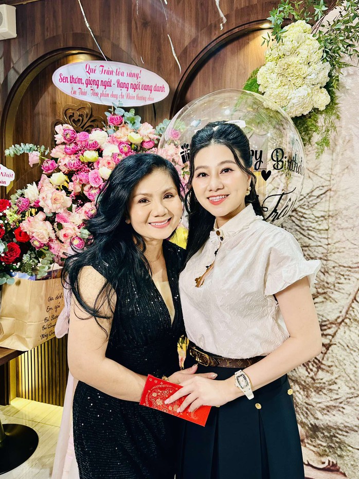 Vì sao Kim Tiểu Long 15 năm chỉ song ca một bài với Quế Trân?- Ảnh 10. Vì sao Kim Tiểu Long 15 năm chỉ song ca một bài với Quế Trân?- Ảnh 10.