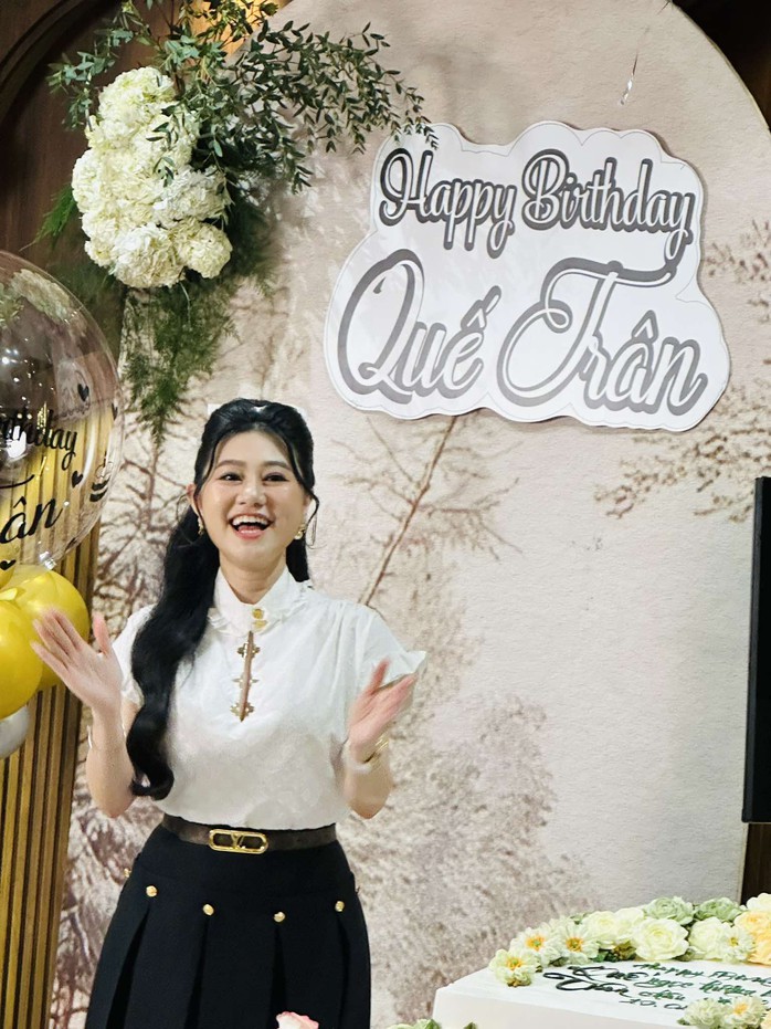 Vì sao Kim Tiểu Long 15 năm chỉ song ca một bài với Quế Trân?- Ảnh 1. Vì sao Kim Tiểu Long 15 năm chỉ song ca một bài với Quế Trân?- Ảnh 1.