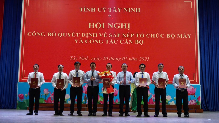 Ông Nguyễn Hồng Sơn được bầu giữ chức Phó Chủ tịch HĐND tỉnh Tây Ninh- Ảnh 1. Ông Nguyễn Hồng Sơn được bầu giữ chức Phó Chủ tịch HĐND tỉnh Tây Ninh- Ảnh 1.
