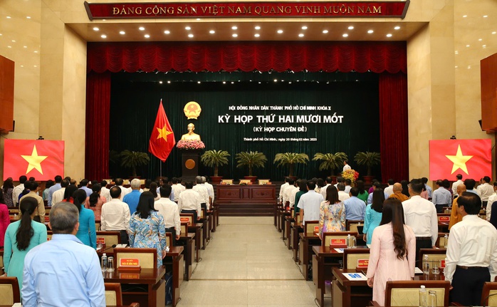 TP HCM: Mỗi cán bộ, công chức thôi việc do sắp xếp được hỗ trợ thêm tối đa 1,1 tỉ đồng- Ảnh 3. TP HCM: Mỗi cán bộ, công chức thôi việc do sắp xếp được hỗ trợ thêm tối đa 1,1 tỉ đồng- Ảnh 3.