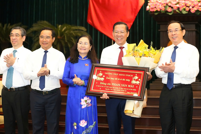 Miễn nhiệm chức Chủ tịch UBND TP HCM đối với ông Phan Văn Mãi- Ảnh 4. Miễn nhiệm chức Chủ tịch UBND TP HCM đối với ông Phan Văn Mãi- Ảnh 4.