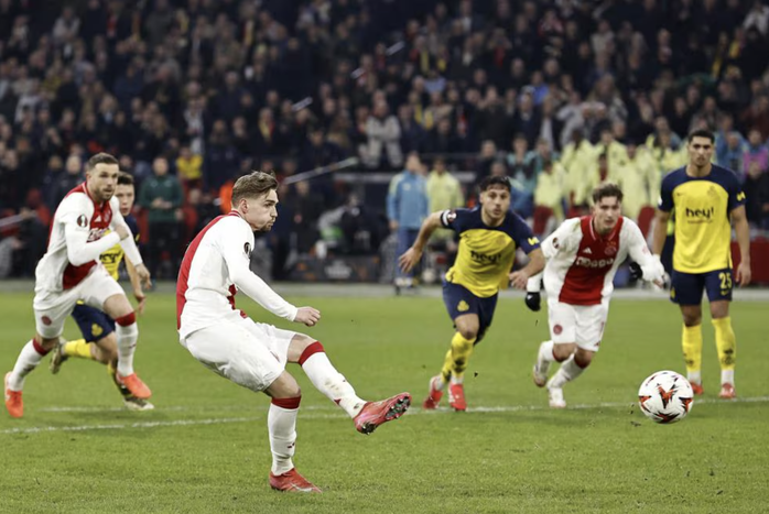 Porto gục ngã trước AS Roma, Ajax ngược dòng giành vé Europa League- Ảnh 6. Porto gục ngã trước AS Roma, Ajax ngược dòng giành vé Europa League- Ảnh 6.