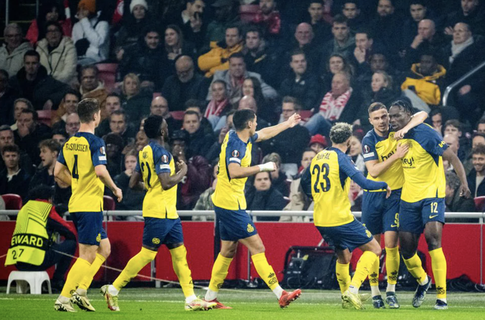 Porto gục ngã trước AS Roma, Ajax ngược dòng giành vé Europa League- Ảnh 5. Porto gục ngã trước AS Roma, Ajax ngược dòng giành vé Europa League- Ảnh 5.
