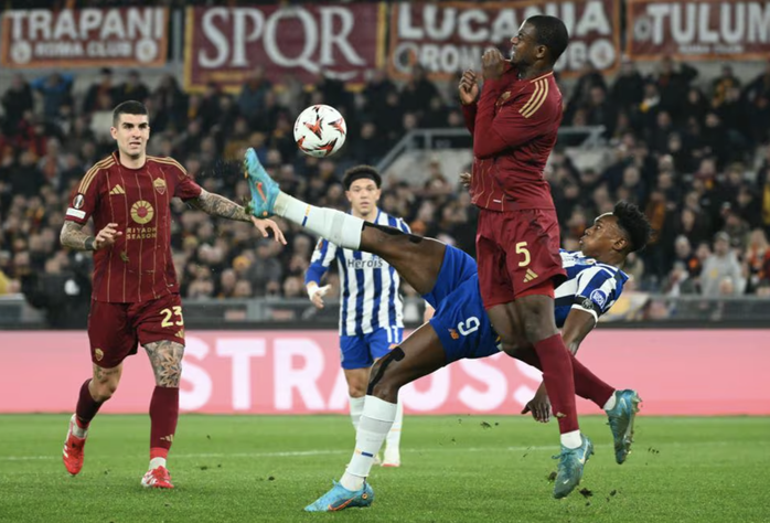 Porto gục ngã trước AS Roma, Ajax ngược dòng giành vé Europa League- Ảnh 1. Porto gục ngã trước AS Roma, Ajax ngược dòng giành vé Europa League- Ảnh 1.