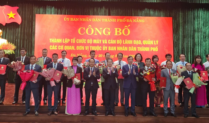 Đà Nẵng công bố nhiều quyết định quan trọng - Ảnh 1. Đà Nẵng công bố nhiều quyết định quan trọng - Ảnh 1.