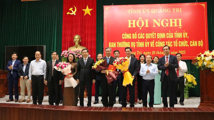 Quảng Trị công bố quyết định về công tác cán bộ- Ảnh 1. Quảng Trị công bố quyết định về công tác cán bộ- Ảnh 1.