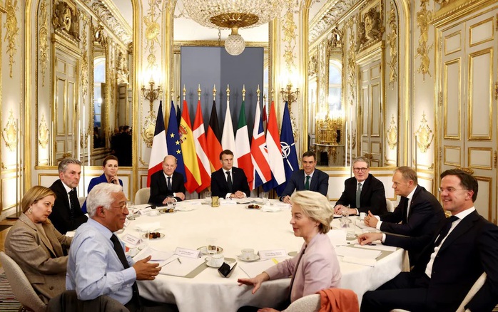Tổng thống Pháp Emmanuel Macron và các nhà lãnh đạo châu Âu thảo luận khẩn cấp về Ukraine. Ảnh: Simon Dawson Tổng thống Pháp Emmanuel Macron và các nhà lãnh đạo châu Âu thảo luận khẩn cấp về Ukraine. Ảnh: Simon Dawson