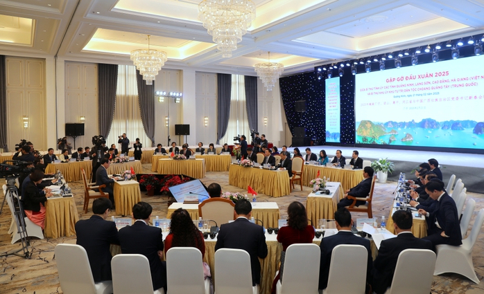 Gặp gỡ đầu Xuân 2025 giữa lãnh đạo địa phương của Việt Nam và Trung Quốc- Ảnh 1. Gặp gỡ đầu Xuân 2025 giữa lãnh đạo địa phương của Việt Nam và Trung Quốc- Ảnh 1.
