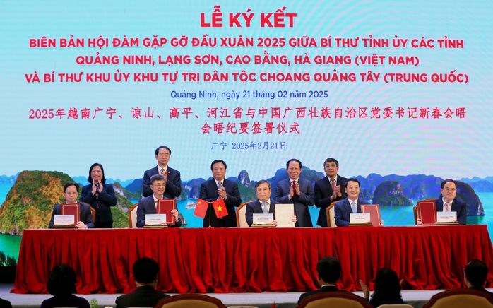 Gặp gỡ đầu Xuân 2025 giữa lãnh đạo địa phương của Việt Nam và Trung Quốc- Ảnh 3. Gặp gỡ đầu Xuân 2025 giữa lãnh đạo địa phương của Việt Nam và Trung Quốc- Ảnh 3.