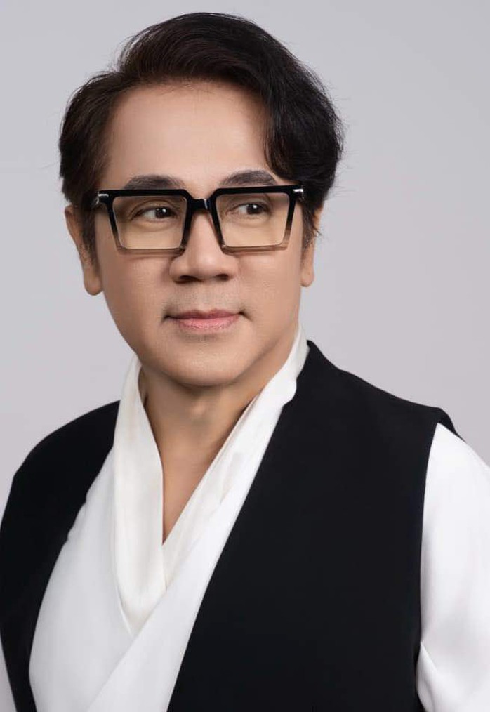 NSƯT Thành Lộc, Lê Khánh, Bình Tinh đoạt giải thưởng của Hội Nghệ sĩ Sân khấu Việt Nam- Ảnh 4. NSƯT Thành Lộc, Lê Khánh, Bình Tinh đoạt giải thưởng của Hội Nghệ sĩ Sân khấu Việt Nam- Ảnh 4.