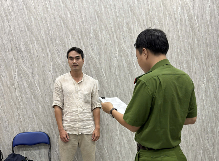 Công an TP HCM bắt giám đốc Công ty NTTC- Ảnh 1. Công an TP HCM bắt giám đốc Công ty NTTC- Ảnh 1.