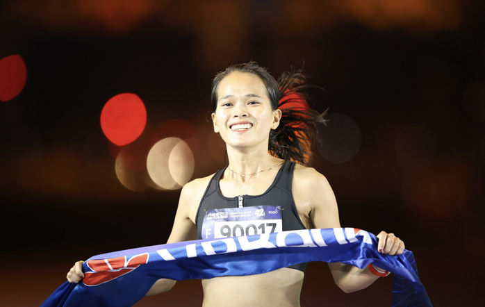 12.000 VĐV tranh tài giải chạy đêm VPBank VnExpress Marathon HCMC 2025- Ảnh 2. 12.000 VĐV tranh tài giải chạy đêm VPBank VnExpress Marathon HCMC 2025- Ảnh 2.