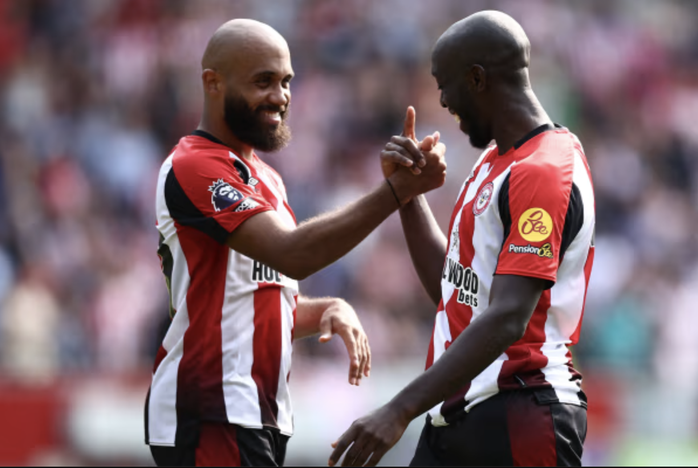 Thua thảm sân nhà King Power, Leicester chìm sâu cuối bảng Ngoại hạng- Ảnh 3. Thua thảm sân nhà King Power, Leicester chìm sâu cuối bảng Ngoại hạng- Ảnh 3.