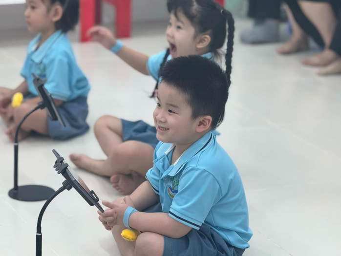TP HCM: Độc đáo trẻ mầm non quét mã QR vừa học vừa chơi- Ảnh 3. TP HCM: Độc đáo trẻ mầm non quét mã QR vừa học vừa chơi- Ảnh 3.