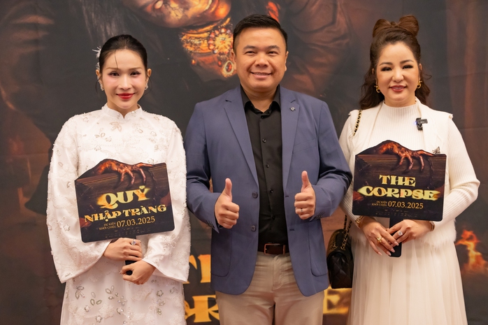 Khả Như vượt nỗi sợ khi hóa "người vợ quỷ"- Ảnh 7. Khả Như vượt nỗi sợ khi hóa "người vợ quỷ"- Ảnh 7.