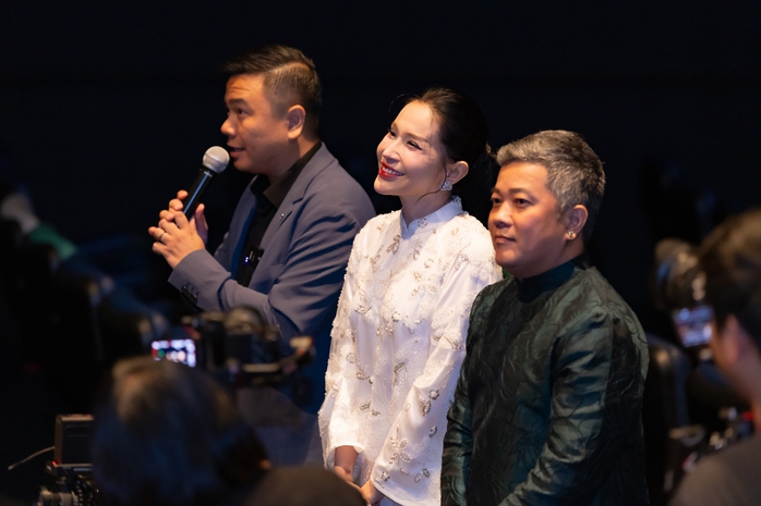 Khả Như vượt nỗi sợ khi hóa "người vợ quỷ"- Ảnh 8. Khả Như vượt nỗi sợ khi hóa "người vợ quỷ"- Ảnh 8.