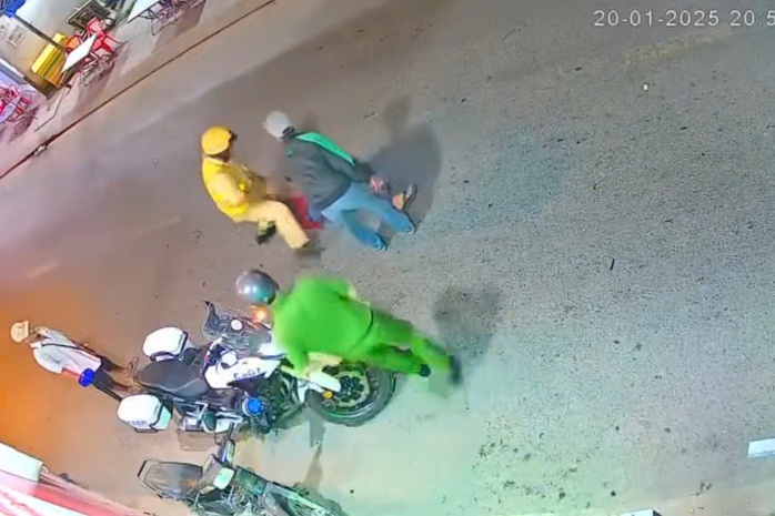 Thông tin chính thức vụ CSGT quật ngã người đàn ông ở Bình Chánh- Ảnh 1. Thông tin chính thức vụ CSGT quật ngã người đàn ông ở Bình Chánh- Ảnh 1.