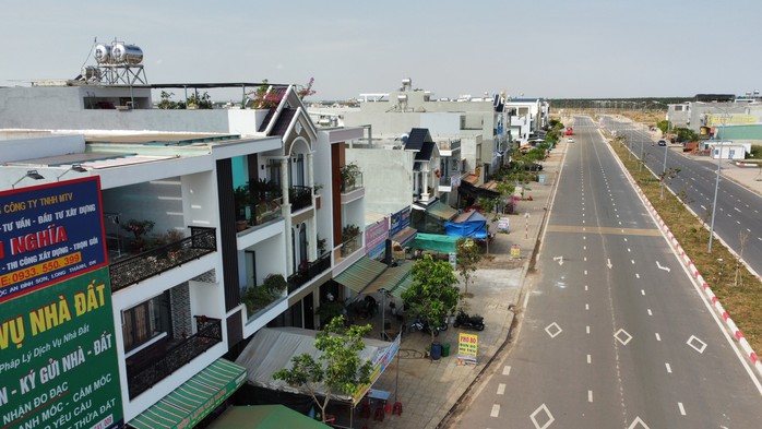 Bắt 3 lãnh đạo xã liên quan sai phạm đền bù sân bay Long Thành- Ảnh 1. Bắt 3 lãnh đạo xã liên quan sai phạm đền bù sân bay Long Thành- Ảnh 1.
