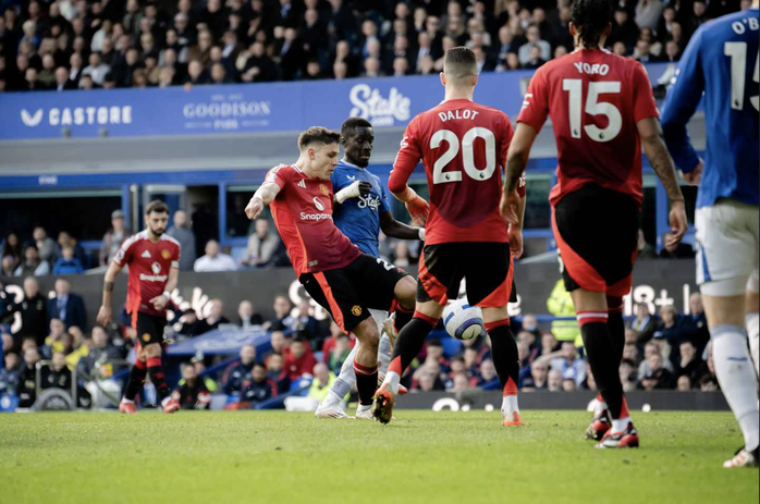 Man United ngược dòng, cầm hòa Everton tại Goodison Park- Ảnh 5. Man United ngược dòng, cầm hòa Everton tại Goodison Park- Ảnh 5.