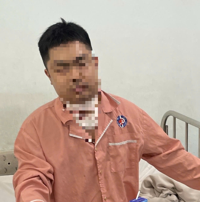 Vụ 2 mẹ con tử vong bất thường: Người tình kém 10 tuổi tự sát bất thành- Ảnh 1. Vụ 2 mẹ con tử vong bất thường: Người tình kém 10 tuổi tự sát bất thành- Ảnh 1.