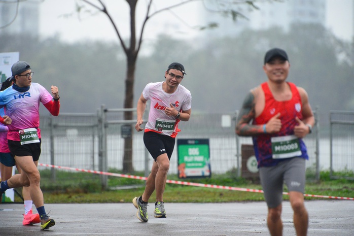 Hơn 1.000 người tham gia giải chạy “Run With Me - Cộng Đồng Khỏe”- Ảnh 4. Hơn 1.000 người tham gia giải chạy “Run With Me - Cộng Đồng Khỏe”- Ảnh 4.