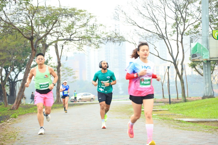 Hơn 1.000 người tham gia giải chạy “Run With Me - Cộng Đồng Khỏe”- Ảnh 11. Hơn 1.000 người tham gia giải chạy “Run With Me - Cộng Đồng Khỏe”- Ảnh 11.