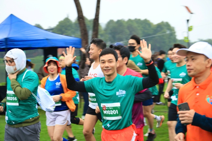 Hơn 1.000 người tham gia giải chạy “Run With Me - Cộng Đồng Khỏe”- Ảnh 3. Hơn 1.000 người tham gia giải chạy “Run With Me - Cộng Đồng Khỏe”- Ảnh 3.