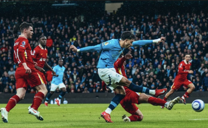 Salah chói sáng, Liverpool thắng Man City tại Etihad sau 10 năm- Ảnh 3. Salah chói sáng, Liverpool thắng Man City tại Etihad sau 10 năm- Ảnh 3.