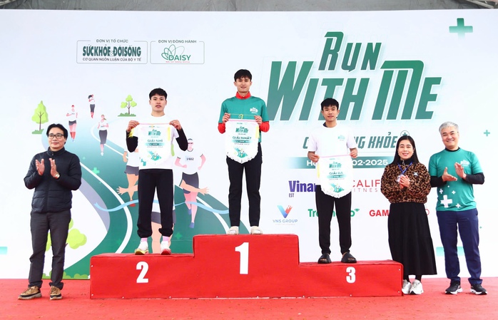 Hơn 1.000 người tham gia giải chạy “Run With Me - Cộng Đồng Khỏe”- Ảnh 16. Hơn 1.000 người tham gia giải chạy “Run With Me - Cộng Đồng Khỏe”- Ảnh 16.