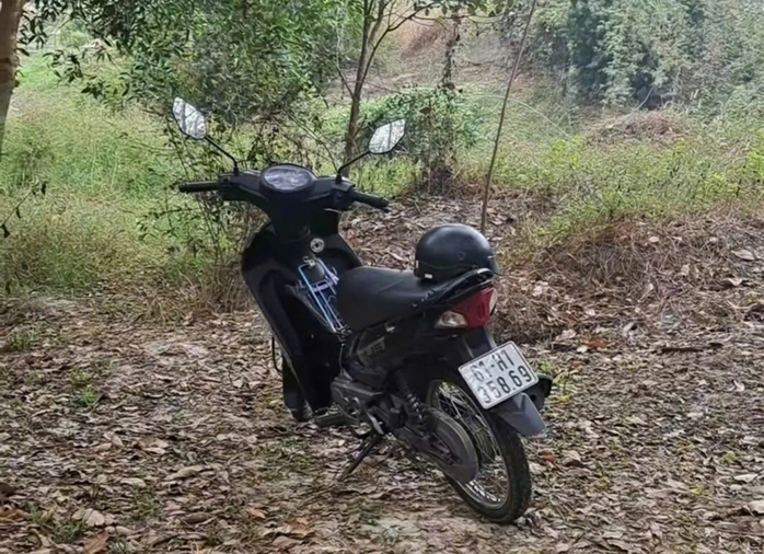 Sau 4 ngày gia đình trình báo mất tích, thi thể nam thanh niên được phát hiện trôi trên sông- Ảnh 2. Sau 4 ngày gia đình trình báo mất tích, thi thể nam thanh niên được phát hiện trôi trên sông- Ảnh 2.