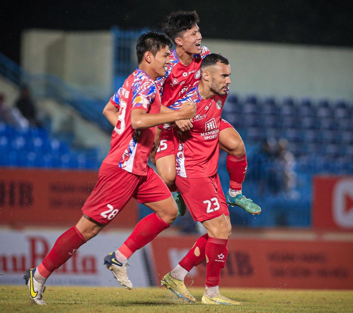 Highlight CLB TP HCM thoát thua nhờ ngoại binh- Ảnh 4. Highlight CLB TP HCM thoát thua nhờ ngoại binh- Ảnh 4.
