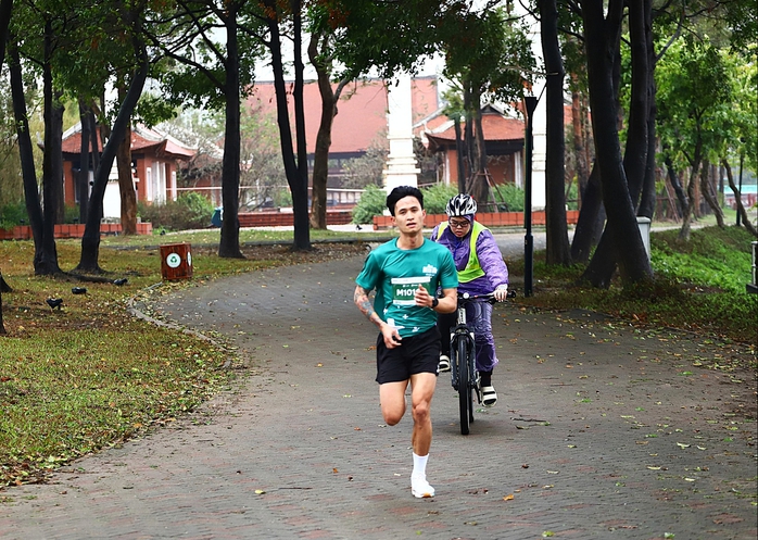 Hơn 1.000 người tham gia giải chạy “Run With Me - Cộng Đồng Khỏe”- Ảnh 12. Hơn 1.000 người tham gia giải chạy “Run With Me - Cộng Đồng Khỏe”- Ảnh 12.