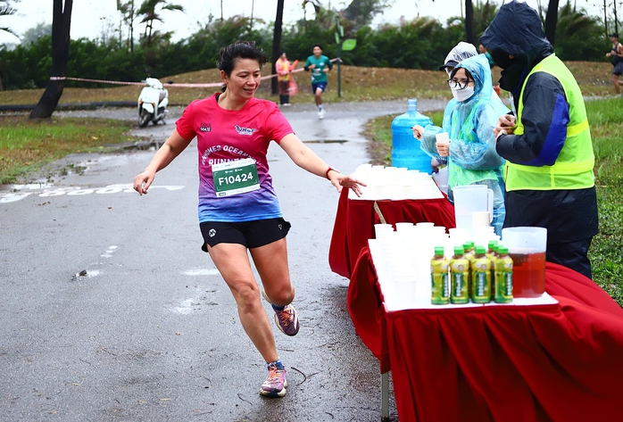 Hơn 1.000 người tham gia giải chạy “Run With Me - Cộng Đồng Khỏe”- Ảnh 5. Hơn 1.000 người tham gia giải chạy “Run With Me - Cộng Đồng Khỏe”- Ảnh 5.