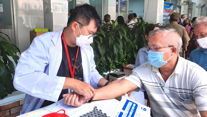 Trong 50 năm, tuổi thọ và chiều cao của người dân TP HCM tăng lên bao nhiêu?- Ảnh 3. Trong 50 năm, tuổi thọ và chiều cao của người dân TP HCM tăng lên bao nhiêu?- Ảnh 3.