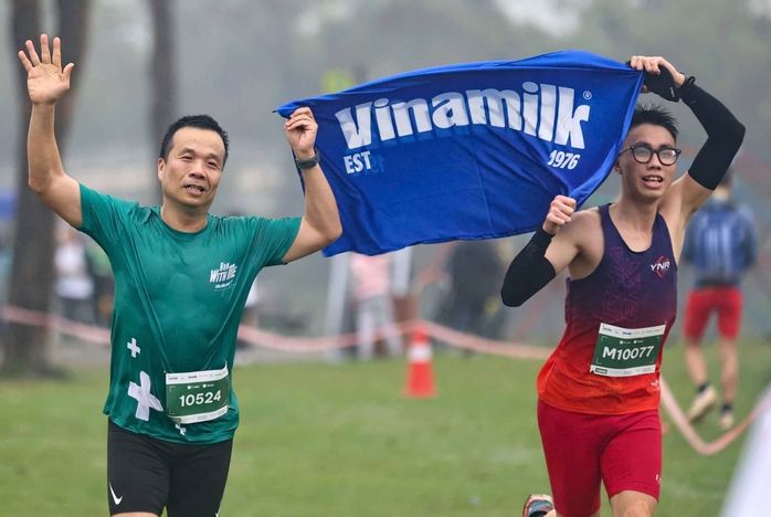 Hơn 1.000 người tham gia giải chạy “Run With Me - Cộng Đồng Khỏe”- Ảnh 9. Hơn 1.000 người tham gia giải chạy “Run With Me - Cộng Đồng Khỏe”- Ảnh 9.