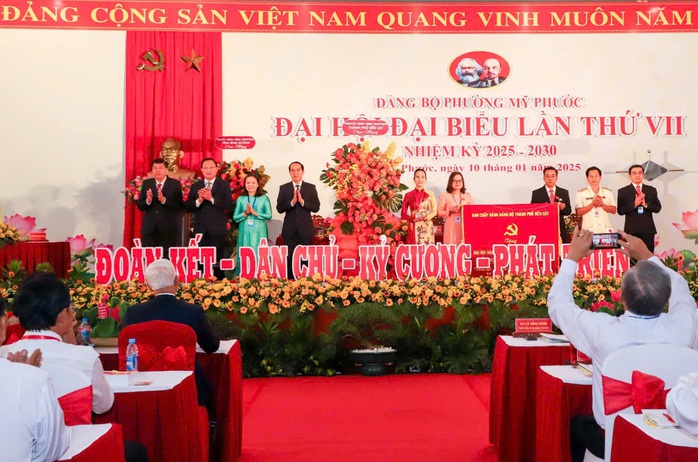 Chọn cán bộ đủ phẩm chất, năng lực và uy tín- Ảnh 1. Chọn cán bộ đủ phẩm chất, năng lực và uy tín- Ảnh 1.