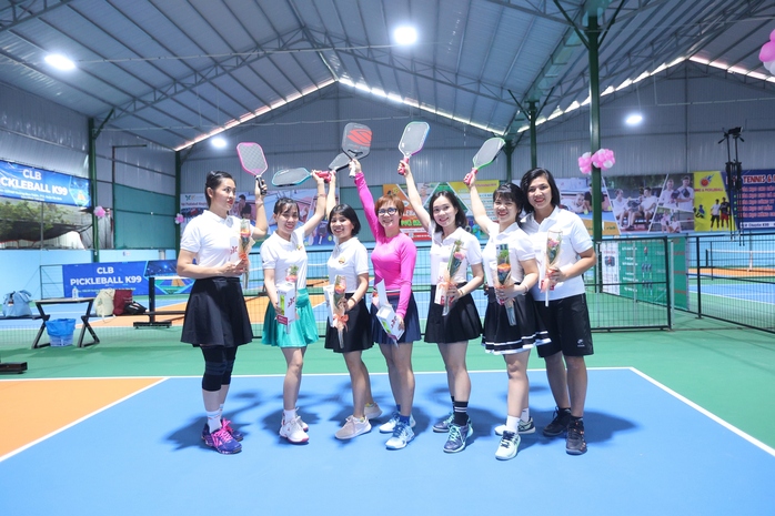 Vợ Lý Hoàng Nam xếp nhì đôi nữ Giải Kingtek Pickleball - Cúp Madam Truyền- Ảnh 2. Vợ Lý Hoàng Nam xếp nhì đôi nữ Giải Kingtek Pickleball - Cúp Madam Truyền- Ảnh 2.