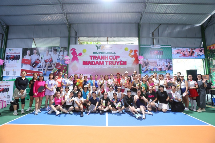 Vợ Lý Hoàng Nam xếp nhì đôi nữ Giải Kingtek Pickleball - Cúp Madam Truyền- Ảnh 1. Vợ Lý Hoàng Nam xếp nhì đôi nữ Giải Kingtek Pickleball - Cúp Madam Truyền- Ảnh 1.