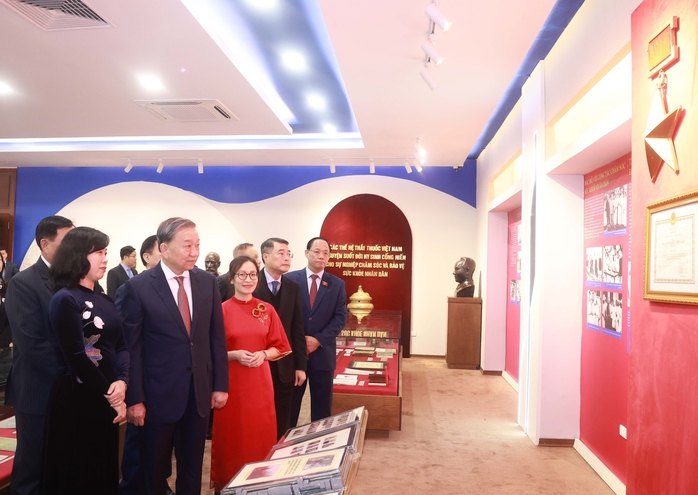 Nâng cao y đức, đổi mới tư duy về y tế- Ảnh 1. Nâng cao y đức, đổi mới tư duy về y tế- Ảnh 1.
