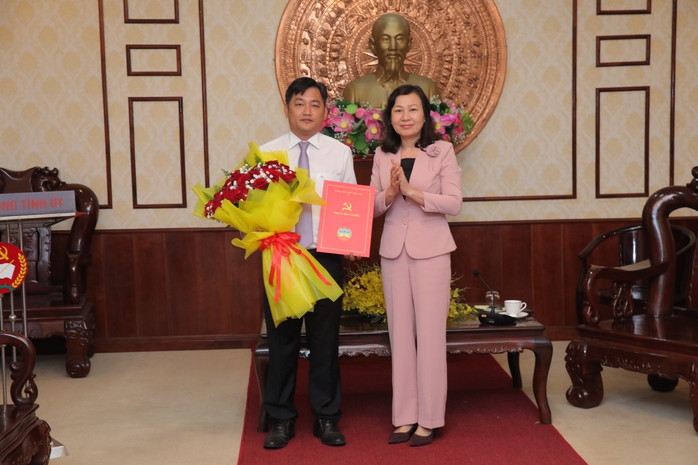 Bình Phước công bố quyết định cán bộ - Ảnh 1. Bình Phước công bố quyết định cán bộ - Ảnh 1.