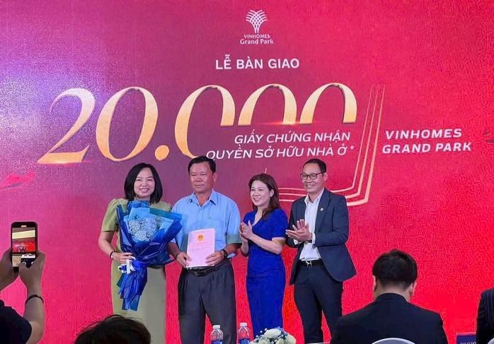 Dự kiến sẽ có 20.000 sổ hồng được trao cho cư dân Vinhomes Grand Park trong năm 2025 Dự kiến sẽ có 20.000 sổ hồng được trao cho cư dân Vinhomes Grand Park trong năm 2025