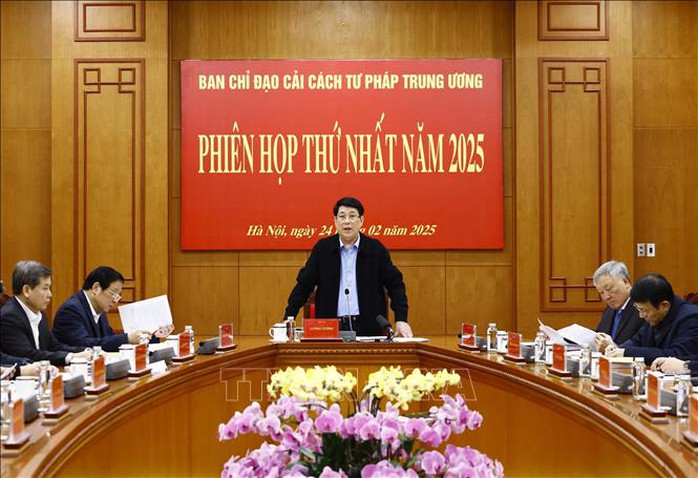 Chủ tịch nước Lương Cường chủ trì họp Ban Chỉ đạo Cải cách tư pháp Trung ương- Ảnh 1. Chủ tịch nước Lương Cường chủ trì họp Ban Chỉ đạo Cải cách tư pháp Trung ương- Ảnh 1.
